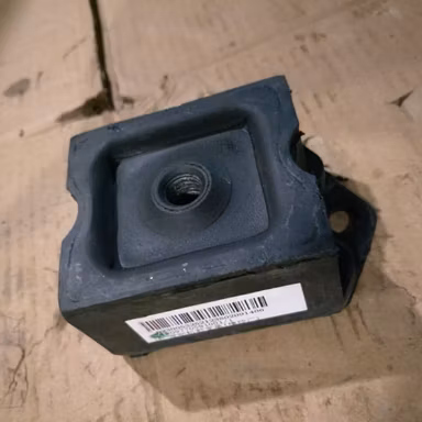 *680590095 Str HOWO Front Engine Mounting