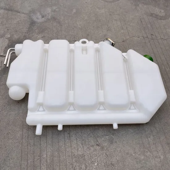 Az9112530333 Expansion Tank for Sinotruk HOWO 375 Hohan Hoka Str Sitrak Heavy Truck Auto Spare Parts